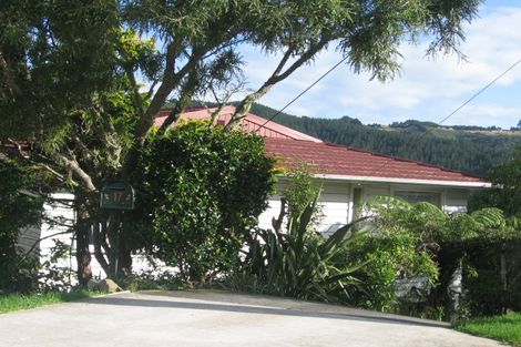 Photo of property in 17 Titiro Moana Road, Korokoro, Lower Hutt, 5012