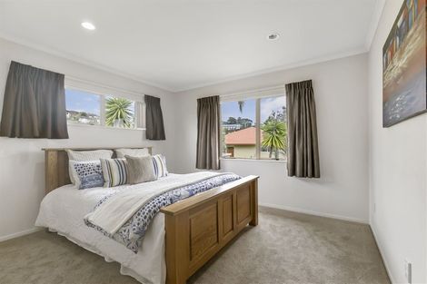 Photo of property in 54 Black Teal Close, Unsworth Heights, Auckland, 0632