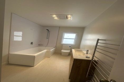 Photo of property in 29 Onewa Road, Northcote, Auckland, 0627