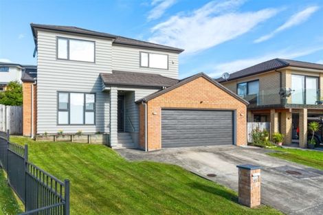 Photo of property in 23 Midhurst Avenue, Henderson, Auckland, 0612