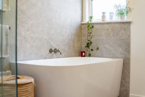 Photo of property in 42 Lohia Street, Khandallah, Wellington, 6035