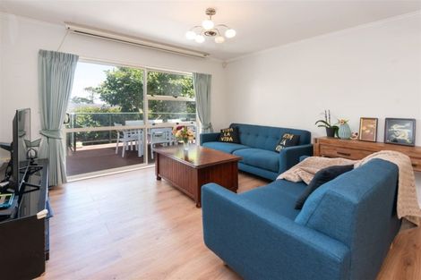 Photo of property in 2/130 Sandspit Road, Shelly Park, Auckland, 2014