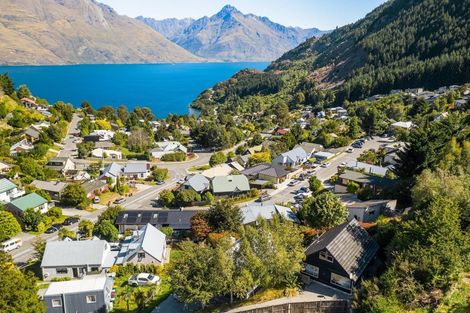 Photo of property in 21 Watts Road, Fernhill, Queenstown, 9300