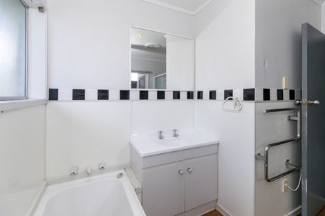 Photo of property in 19 Caernarvon Street, Dinsdale, Hamilton, 3204