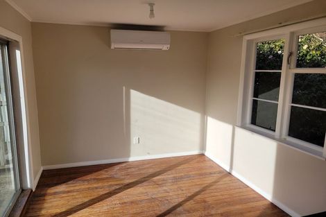 Photo of property in 33 Naenae Road, Naenae, Lower Hutt, 5011