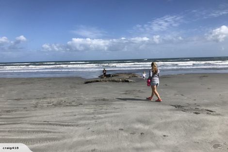 Photo of property in 17 Marine Parade, Carters Beach, Westport, 7825