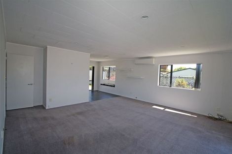 Photo of property in 4 Fantome Place, Whalers Gate, New Plymouth, 4310