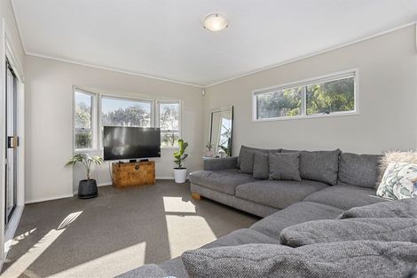 Photo of property in 13 Glenbury Place, Massey, Auckland, 0614