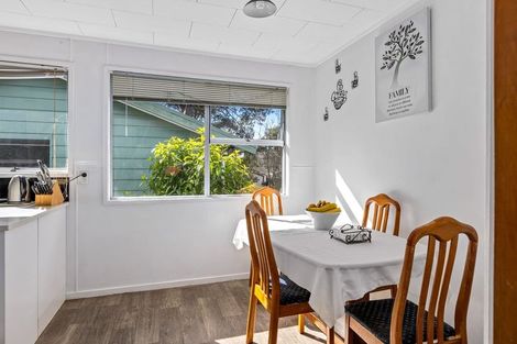 Photo of property in 46 Easton Park Parade, Glenfield, Auckland, 0629