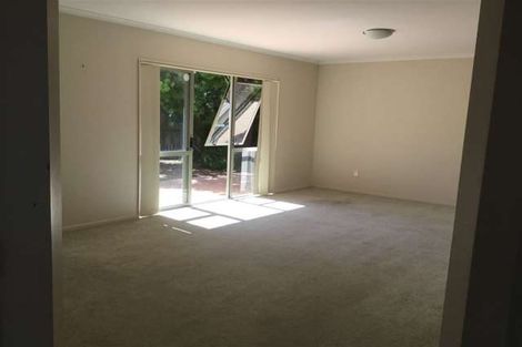 Photo of property in 22 Newbegin Place, Weymouth, Auckland, 2103