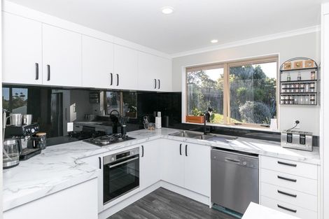 Photo of property in 33 Antrim Place, Nawton, Hamilton, 3200