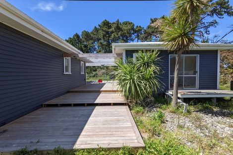 Photo of property in 501 Waikawa Beach Road, Manakau, Levin, 5573