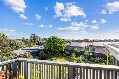 Photo of property in 30 Pharazyn Avenue, Waikanae Beach, Waikanae, 5036