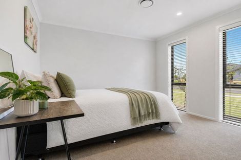 Photo of property in 14 Murray Ward Drive, Te Kauwhata, 3710