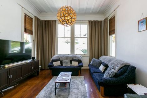 Photo of property in 2 Cameron Road, Bluff Hill, Napier, 4110