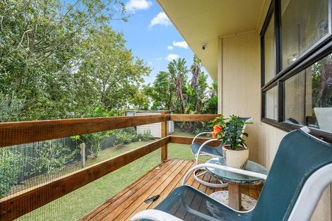 Photo of property in 2/109 Athena Drive, Totara Vale, Auckland, 0629