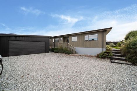 Photo of property in 122 Rob Roy Lane, Wanaka, 9305
