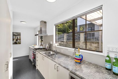 Photo of property in 12 Westwood Road, Tawa, Wellington, 5028