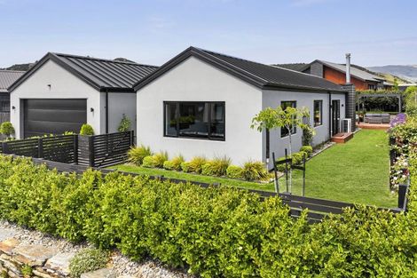 Photo of property in 53 Mount Nicholas Avenue, Wanaka, 9305