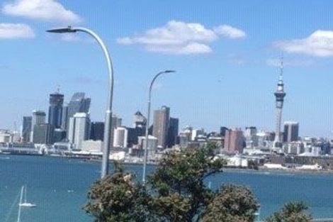 Photo of property in 2/31 Princes Street, Northcote Point, Auckland, 0627