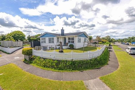 Photo of property in 2 Anakiwa Street, Kelvin Grove, Palmerston North, 4414