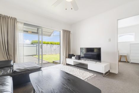 Photo of property in 1/10 Ron Keat Drive, Papakura, 2110