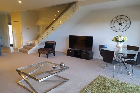 Photo of property in The Strand, 3/16 Ronald Street, Strandon, New Plymouth, 4312