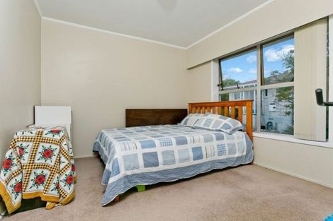 Photo of property in 2/35 Cockayne Crescent, Sunnynook, Auckland, 0620