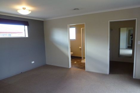 Photo of property in 20 Meridian Grove, Kelvin Grove, Palmerston North, 4414