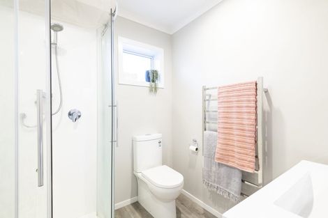 Photo of property in 3 Cessna Way, Newlands, Wellington, 6037