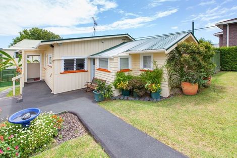 Photo of property in 1/4 Argyle Road, Browns Bay, Auckland, 0630