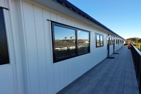 Photo of property in 8/767 Beach Road, Browns Bay, Auckland, 0630