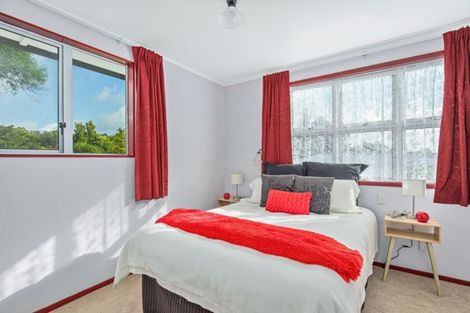 Photo of property in 1/645 Swanson Road, Swanson, Auckland, 0612