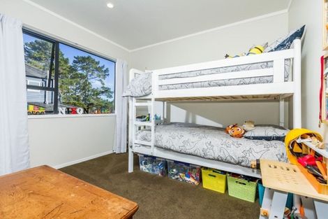 Photo of property in 1/28 Capilano Place, Glenfield, Auckland, 0629