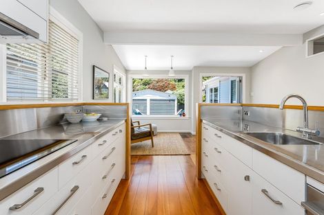 Photo of property in 73 Oroua Street, Eastbourne, Lower Hutt, 5013