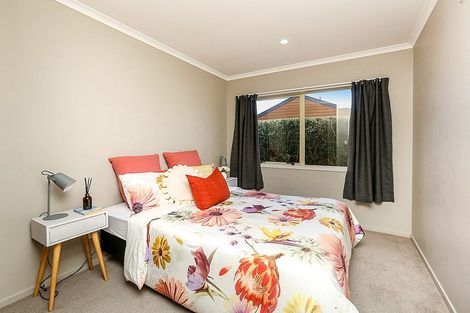 Photo of property in 9a Turehu Street, Merrilands, New Plymouth, 4312