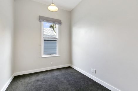 Photo of property in 32 Rolleston Street, Mount Cook, Wellington, 6021