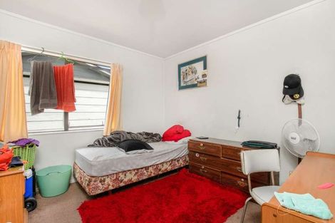 Photo of property in 2/20 Eulogy Place, Randwick Park, Auckland, 2105