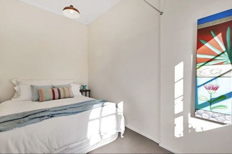 Photo of property in 54 Pirie Street, Mount Victoria, Wellington, 6011