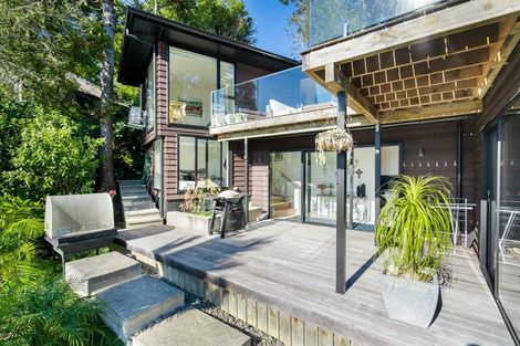 Photo of property in 52 Tanekaha Road, Titirangi, Auckland, 0604