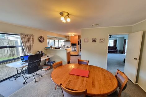 Photo of property in 162 Walter Strevens Drive, Conifer Grove, Takanini, 2112