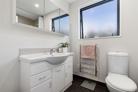 Photo of property in 77 Landsdowne Terrace, Cashmere, Christchurch, 8022