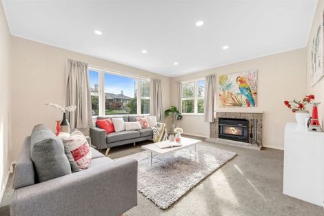 Photo of property in 52 Ennis Avenue, Pakuranga Heights, Auckland, 2010