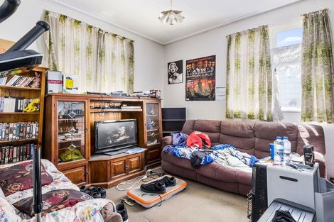 Photo of property in 10 Osmond Street, South Dunedin, Dunedin, 9012