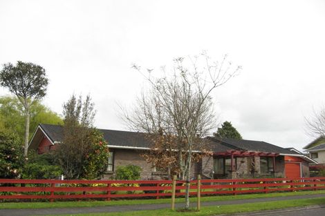 Photo of property in 21 Kowhai Street, Inglewood, 4330