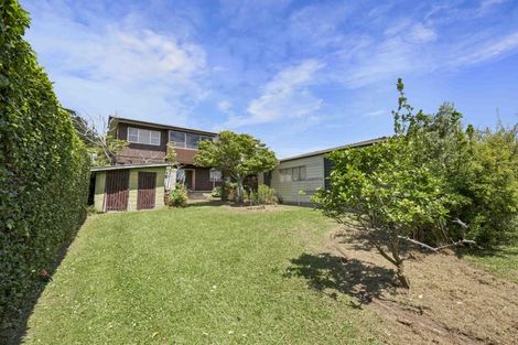 Photo of property in 42 De Luen Avenue, Tindalls Beach, Whangaparaoa, 0930