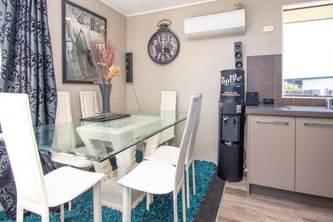 Photo of property in 8 Newton Place, Westbrook, Palmerston North, 4412