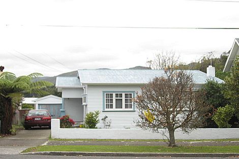 Photo of property in 4 Green Street, Epuni, Lower Hutt, 5011