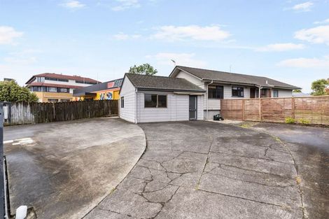 Photo of property in 32 Aviemore Drive, Highland Park, Auckland, 2010