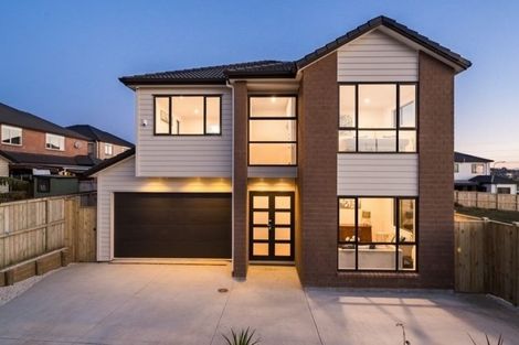 Photo of property in 11 Ballindrait Drive, Flat Bush, Auckland, 2019